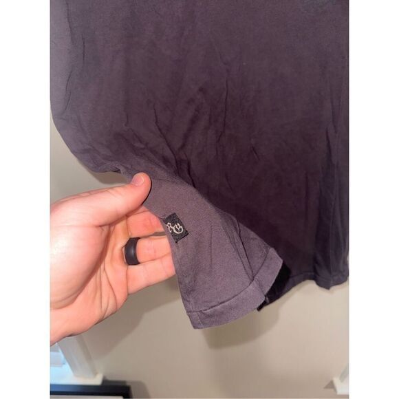 Rogues Gallery Gray Fan Tshirt M V Neck Y2K - Picture 4 of 5